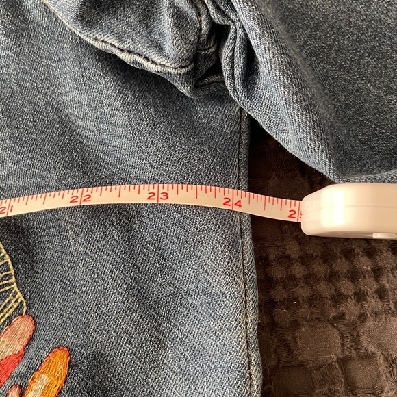 Max Jeans Blue Distressed Stretchy Denim Jacket with Floral Embroidery - Picture 12 of 13